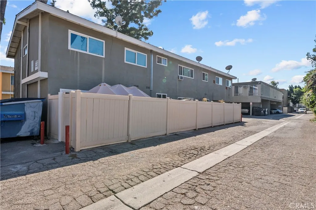 10005 Sepulveda, San Fernando, California 91345 home-pic-3